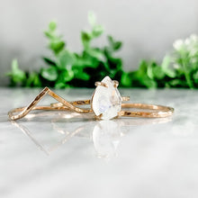 Load image into Gallery viewer, Chevron Contour Stacking Ring 1.3mm