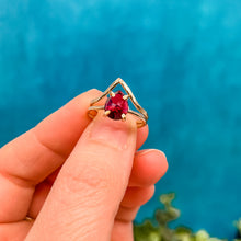 Load image into Gallery viewer, Garnet 6x8 Pear and Contour Band Set