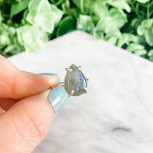 Load image into Gallery viewer, Pear Labradorite Ring